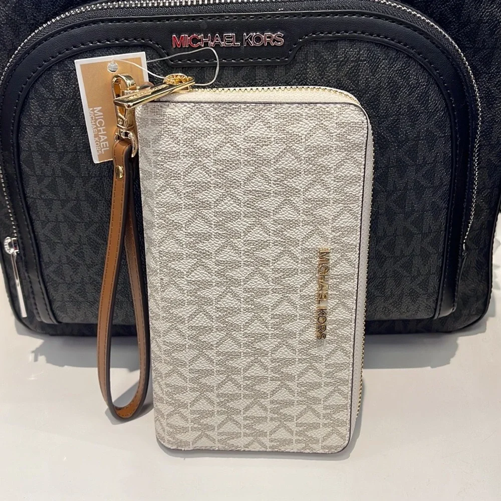 Michael Kors MK Signature Large Flat Multi-Function Phone Case Wallet Wristlet